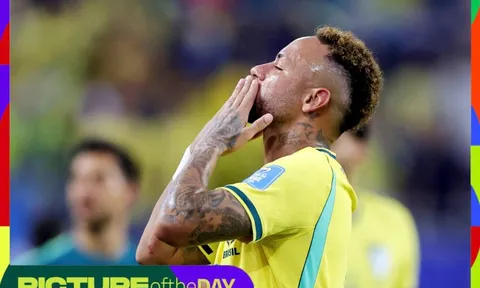 Khoảnh khắc World Cup: Neymar trở lại