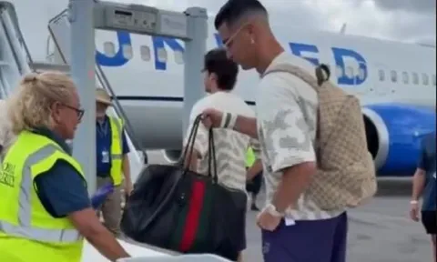 Ronaldo bật cười bất lực vì bị kiểm tra nghiêm ngặt ở World Cup