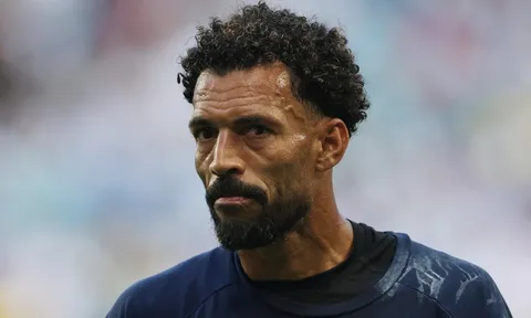 Thủ môn Cape Verde 'đắt hàng' sau World Cup