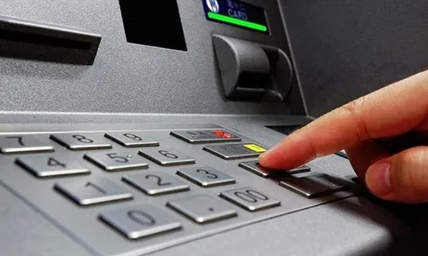 Úc: Nam thanh niên trả giá đắt sau khi rút 29 tỷ đồng từ cây ATM