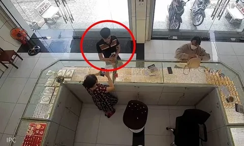 Bắt đối tượng dùng ứng dụng tạo thông báo chuyển tiền giả để lừa đảo