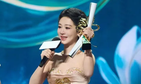 Dương Tử lộ diện sau khi đón tin vui, làm ngay hành động khiến fan ngỡ ngàng