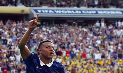 Mbappe phi thường, nhưng tuyển Pháp còn hơn thế