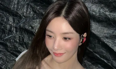 Kwon Eun Bi khoe phong cách gợi cảm trước thềm Waterbomb