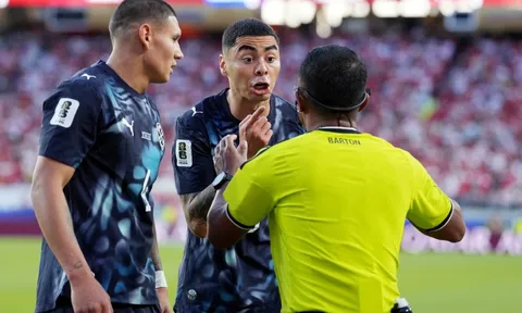 UEFA đi ngược quyết định của FIFA