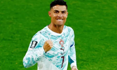 Phản ứng của Ronaldo khi đối đầu Tây Ban Nha