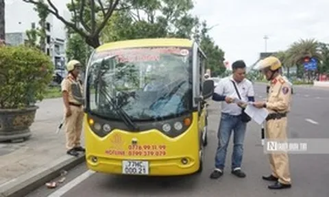 Lực lượng CSGT ra quân xử lý xe điện du lịch vi phạm