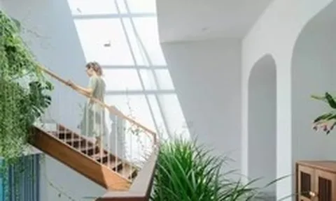 Cuộc sống bình yên bên trong ngôi nhà trắng, xanh lam