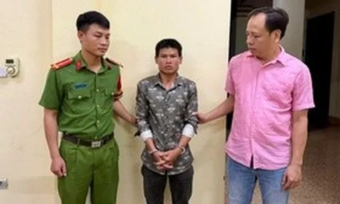 Bé gái 6 tuổi bị bắt cóc khi đang bán dưa ven đường