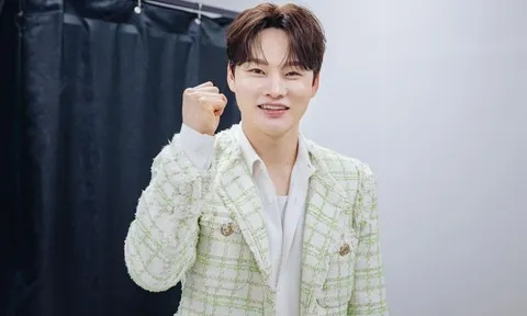 Park Seo Jin suýt gây sự cố phát sóng vì bất ngờ mất tập trung