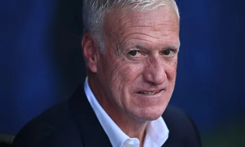 Kỷ lục 48 năm sắp bị Deschamps lật đổ