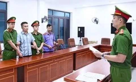 NÓNG: Giữ khẩn cấp một giáo viên Trường THPT chuyên Tuyên Quang
