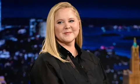 Nữ diễn viên Amy Schumer khoe vóc dáng thon gọn sau loạt biến cố