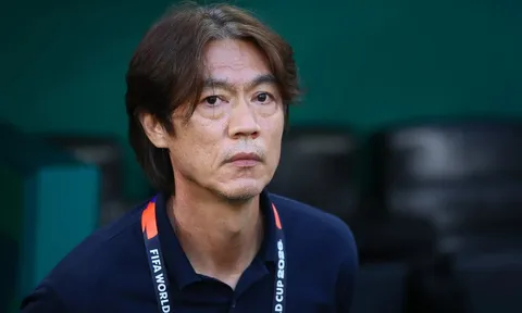 HLV Hong Myung-bo đáp trả chỉ trích