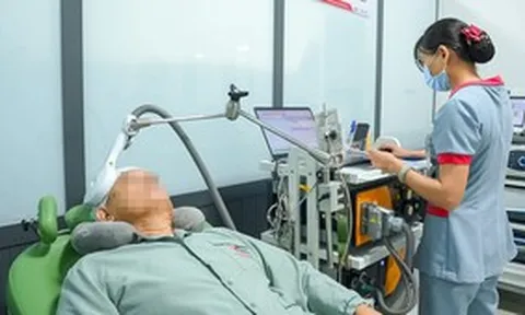 Về nước điều trị sau đột quỵ, Việt kiều Mỹ ấn tượng với tay nghề bác sĩ Việt