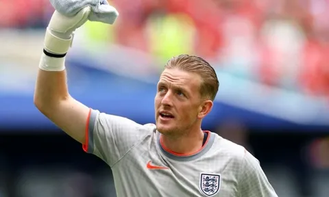 Pickford đi vào lịch sử tuyển Anh