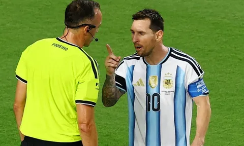 Messi nổi nóng với trọng tài Bồ Đào Nha