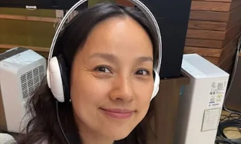 Lee Hyori gây chú ý với mặt mộc