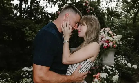 Nữ ca sĩ lên tiếng bảo vệ chủ hôn trong lễ cưới Taylor Swift