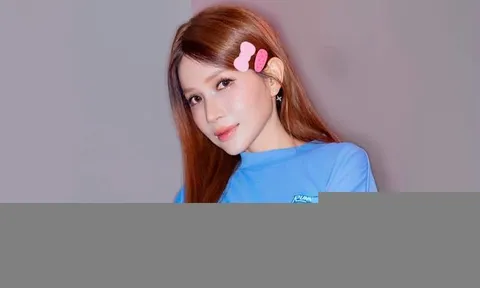 Khả Như khéo léo khoe vòng eo thon gọn cùng đôi chân dài miên man