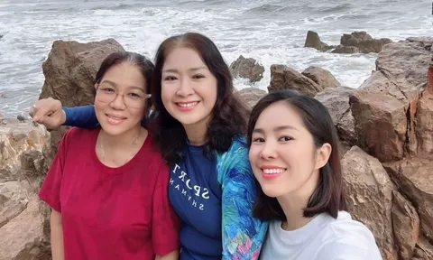Lê Phương về quê thăm mẹ chồng
