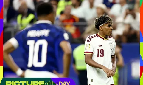 Khoảnh khắc World Cup: Mbappe bất lực trước Yamal