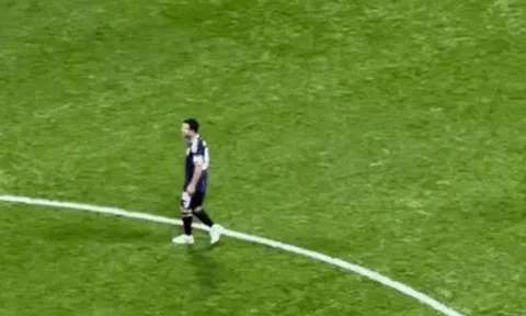 Khoảnh khắc của Messi viral nhất sau trận bán kết Anh - Argentina