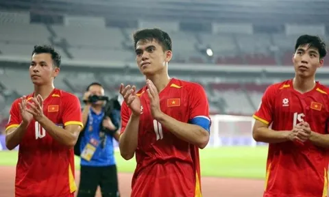 Khuất Văn Khang rời tuyển Việt Nam