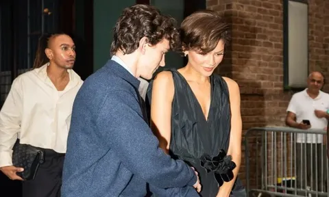 Tom Holland đã cứu Zendaya khỏi sự cố trang phục nghiêm trọng