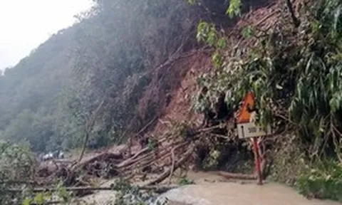 Mưa lớn kéo dài, 4 tỉnh miền núi phía bắc đề phòng sạt lở đất