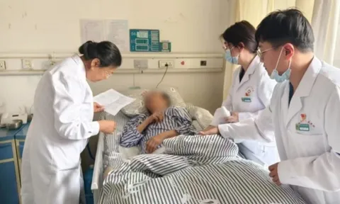Người phụ nữ 56 tuổi tử vong dù chỉ ăn đồ hấp, bác sĩ cảnh báo thói quen "cực độc"