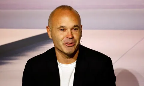 Iniesta: 'Quá khó để vô hiệu hóa Messi'