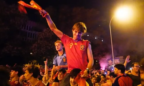 Bi kịch sau lễ mừng vô địch World Cup của Tây Ban Nha