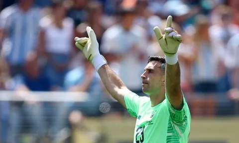 Emiliano Martinez cân nhắc chia tay tuyển Argentina