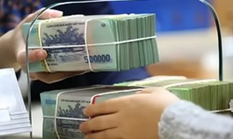 Gửi ngân hàng 120 triệu: Mỗi tháng gửi 10 triệu khác gì gom lại gửi một lần?