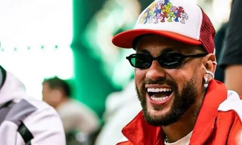 Neymar tiếp tục gây tranh cãi