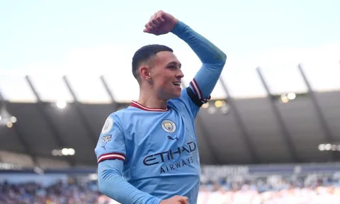 AC Milan và Barcelona để mắt tới Phil Foden