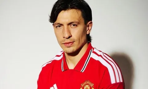 CĐV MU đòi bán Lisandro Martinez