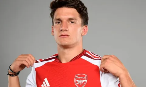 Arsenal công bố tân binh thứ hai