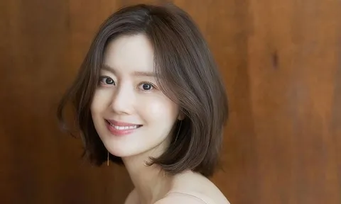 Moon Chae Won lộ diện sau kết hôn, ngoại hình gây chú ý