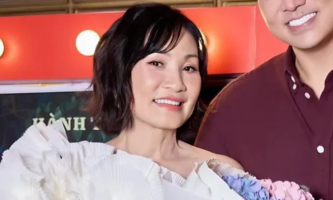 Hồng Đào vui vẻ mừng sinh nhật người thương