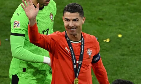 Ronaldo chốt ngày chia tay tuyển Bồ Đào Nha?