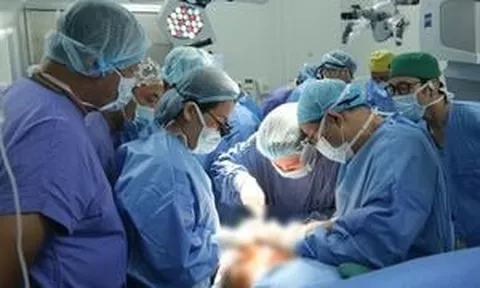 Lần đầu ghép thành công dương vật từ người cho chết não