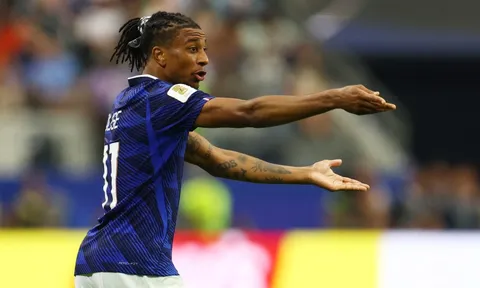 Sếp lớn Bayern: 'Real muốn Olise là chuyện nực cười'