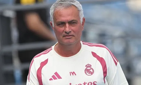 Mourinho sốt ruột vì hàng thủ Real Madrid