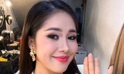 Lê Phương mất ngủ vì được yêu