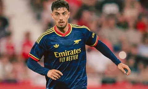 Trận giao hữu gây tranh cãi của Arsenal