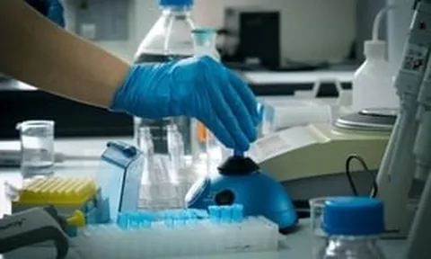 Vaccine ung thư Nga có kết quả khả quan bước đầu: Chuyên gia ung bướu nói gì?