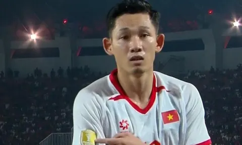 Hai Long ăn mừng gây sốt