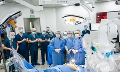 Lần đầu tiên tại Việt Nam: Phẫu thuật xuyên Việt hai chiều bằng robot cách xa 1.700km